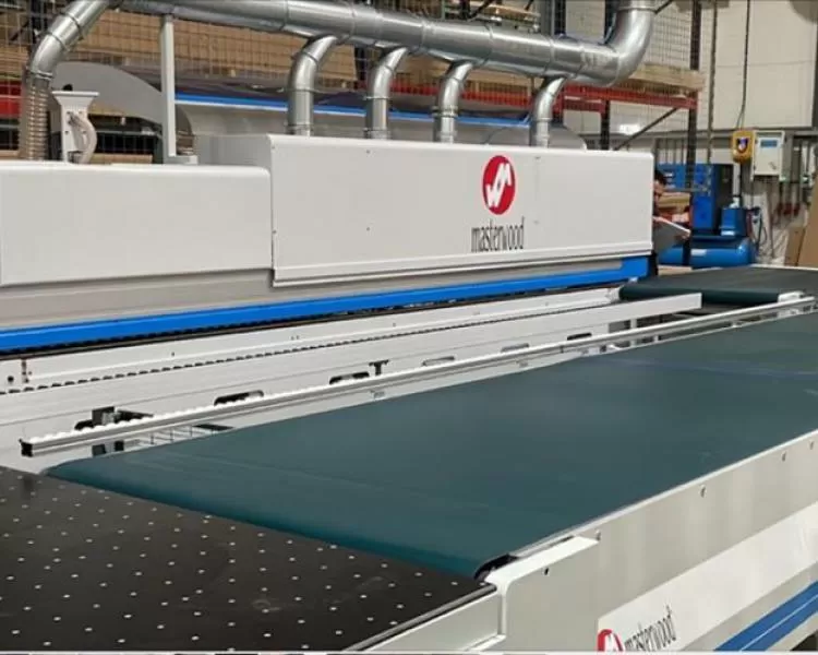 Afbeelding: Masterwood kantaanlijmmachine met retoursysteem